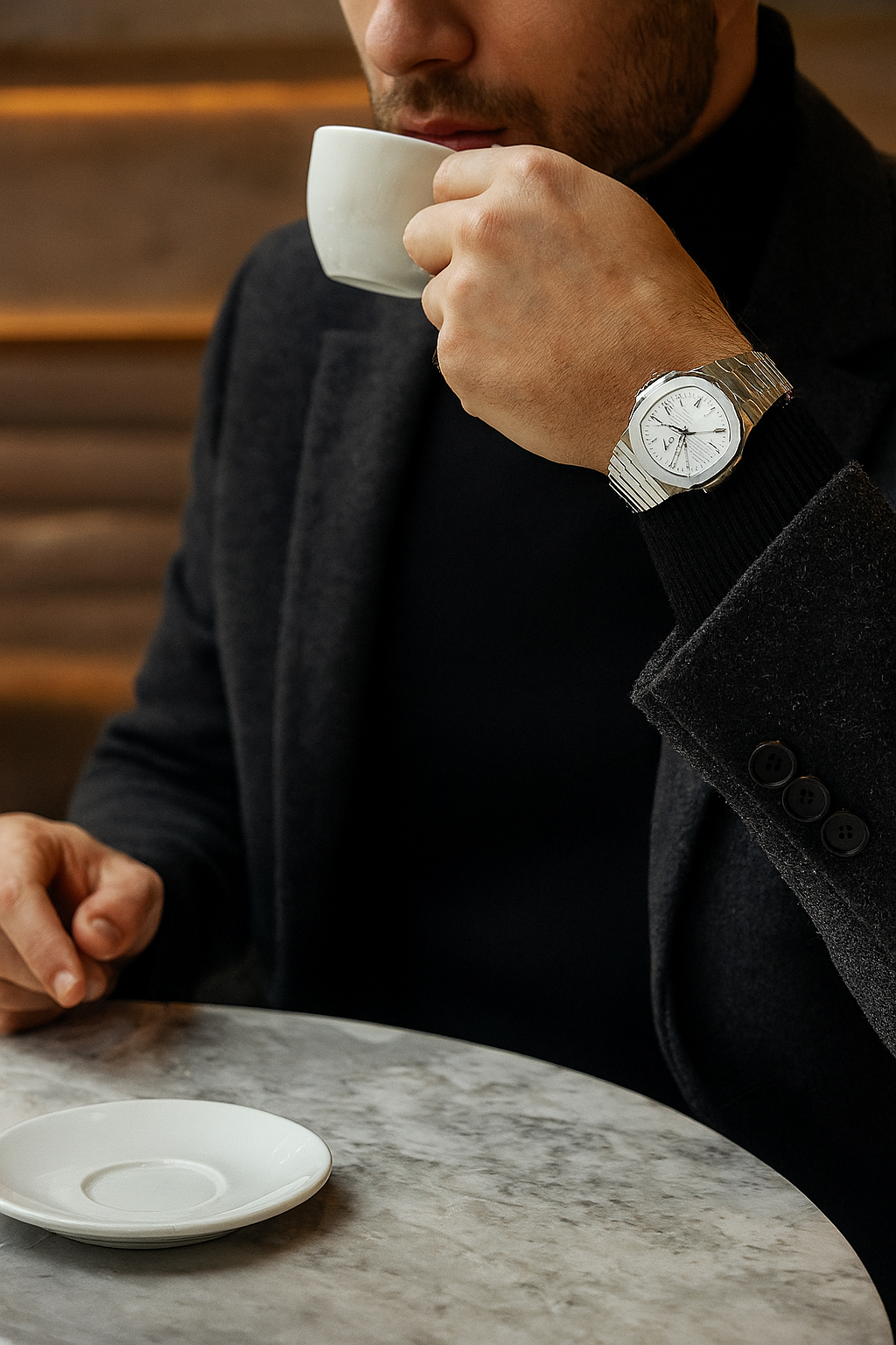 ARGOS™ – Montre Carrée Homme en Acier Inoxydable | Étanche, Quartz & Élégante